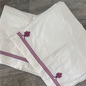 Serena And Lily embroidered twin flat sheets set of 2